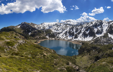 Fototapeta na wymiar Asturias,lago