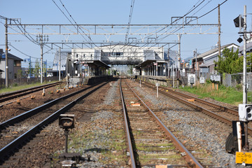 Fototapeta na wymiar 線路と駅とホーム
