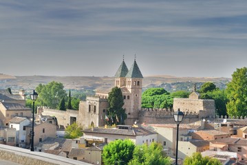 Toledo tras la muralla