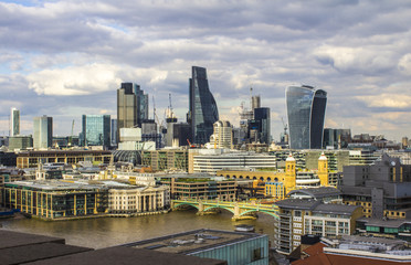 Obraz premium Business Buildings and Thames River, London, Uk, 