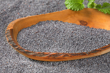 Whole black poppy seeds