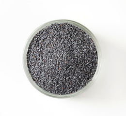 Whole black poppy seeds