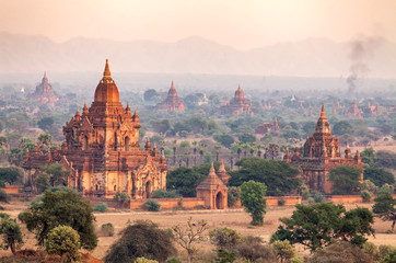 landscape of Pagodas in Bagan, Myanmar (Burma) - obrazy, fototapety, plakaty