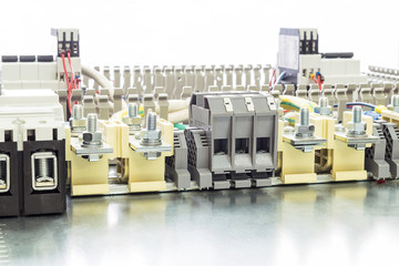 Electrical feedthrough terminals, cables and wires on the artboard.