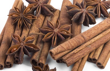 Cinnamon sticks anis stellate closeup