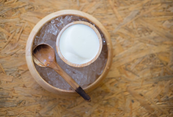 Pudding milk with ice