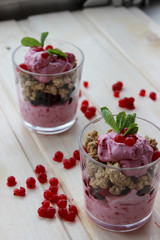 healthy Breakfast of cottage cheese , currants and roasted oat flakes