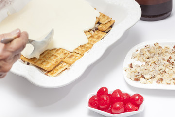 Napoleon dessert preparation : Adding chantilly cream