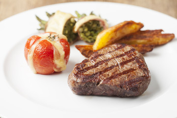 Gegrilltes Steak auf dem Teller