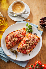 Tuna and salsa topping on fried tostrada