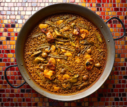 Valencian Paella with chicken and rabbit