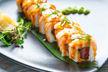 Rice Maki Sushi with nori foie and mango