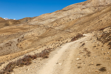 Mountain path to the pass Gyu La