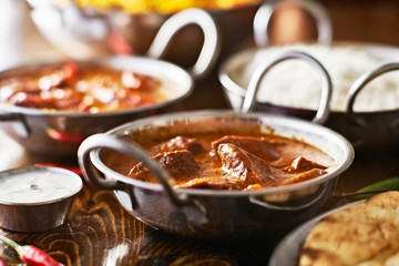 indian curry in balti dish, lamb tikka masala - obrazy, fototapety, plakaty