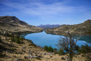Fototapeta na wymiar lake and mountains - Chile
