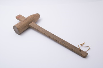 木のハンマー