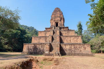 Fototapeta na wymiar Angkor wat in cambodia. Angkor Wat temple complex.