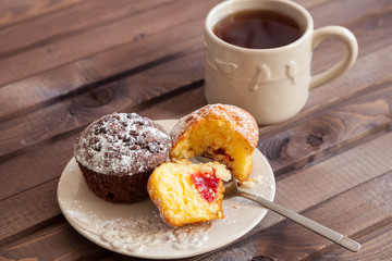 Muffins with tea