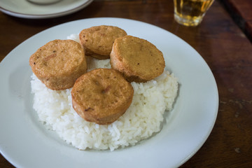 fried Vietnamese sausage with rice