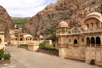 Fototapeta premium Galta Ji Mandir Temple (Monkey Temple) near Jaipur, India
