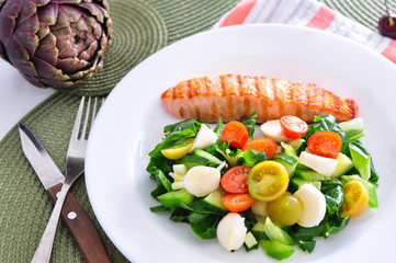 Salmon with vegetable salad