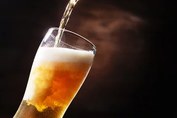 Selbstklebende Fototapete Bier Bier