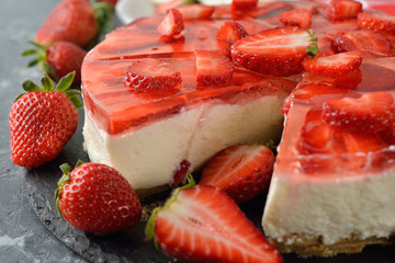 Strawberry cheesecake with jelly