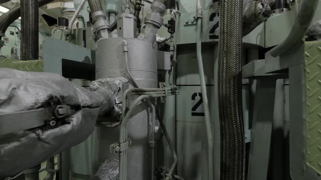 Heavy fuel pump of large diesel engine