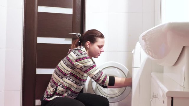 Loading of laundry in the washing machine