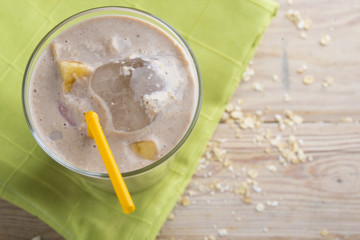 Bowl oats ingredients (oat, banana, strawberry and vegetal milk)