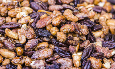 Nuts in sugar glaze