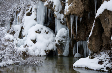 Cascada del nacimiento del río Cuervo en la Vega del Codorno, Cuenca, Castilla La Mancha, España.