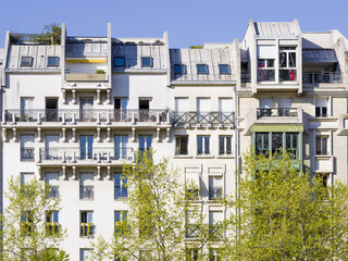 immeubles modernes à Paris