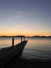 Obraz premium Dock View Sunset over the Lake