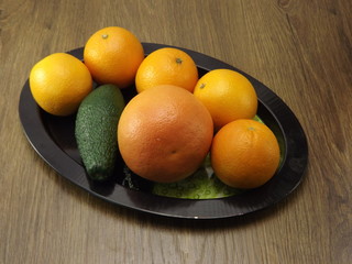 апельсины авокадо