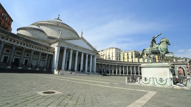 Piazza del Plebiscito, Napoli