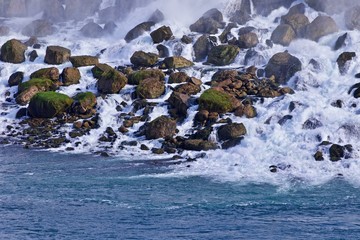 Obraz premium Beautiful isolated image with amazing Niagara waterfall US side