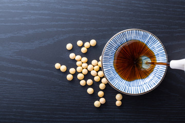 醤油を注ぐ © BRAD