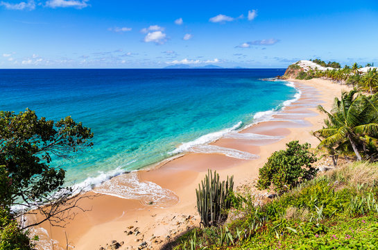 Wundersch&ouml;ne Traumstrand auf Antigua. Kleine Antillen. Karibisches Meer.