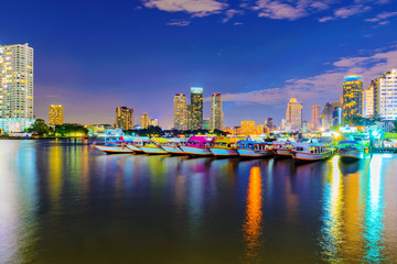Fototapeta na wymiar View of boats on the Chao phraya river