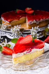 Strawberry-cream-cake