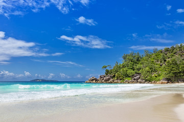 Obraz na płótnie Canvas Idyllic tropical beach