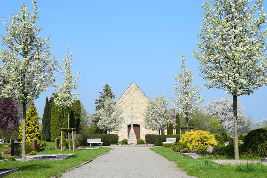 Friedhofsweg in Vehlen