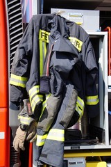 Naklejka premium Feuerwehrbekleidung 