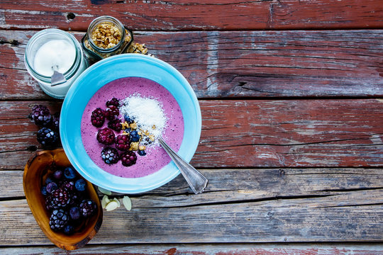 Bowl of berry smoothie
