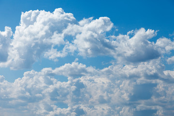 Naklejka premium Deep blue sky and clouds