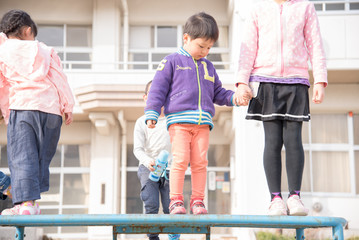 Obraz premium 学校で遊ぶ