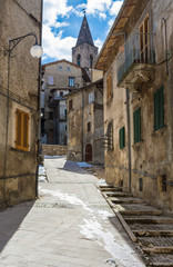 Fototapeta na wymiar Scanno (Abruzzo, Italy) - The medieval village of Scanno, plunged over a thousand meters in the mountain range of the Abruzzi Apennines, the province of L'Aquila