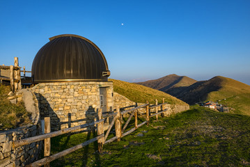 Obraz premium Osservatorio nelle alpi