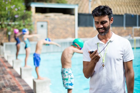 Instructor monitoring time near to children